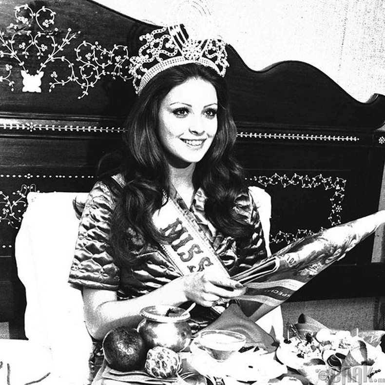 "Miss Universe-1974"-ын ялагч: Испаний гоо бүсгүй Ампаро Муноз, 20 настай, 173 см өндөр.