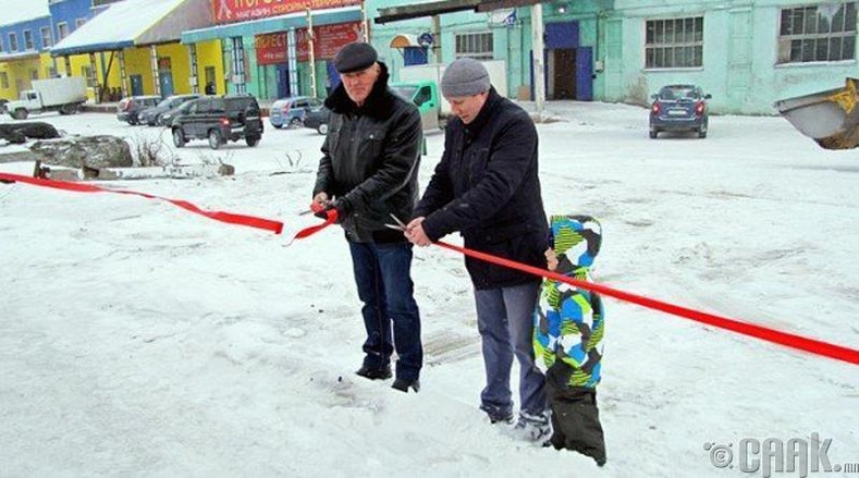 Воркута дахь шинэ уулзварыг нээх хүндэтгэлийн ёслол