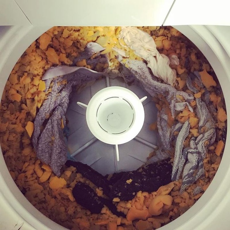 "Нөхрийнхөө дэрийг угаалгын машинд хийхдээ ингэнэ гэж ч төлөвлөөгүй л дээ."
