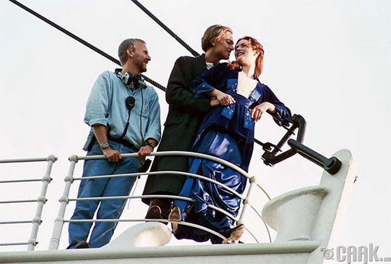 Жеймс Камерон, Леонардо Ди Каприо, Кейт Уинслет нар "Титаник" киноны зураг авалтын үеэр