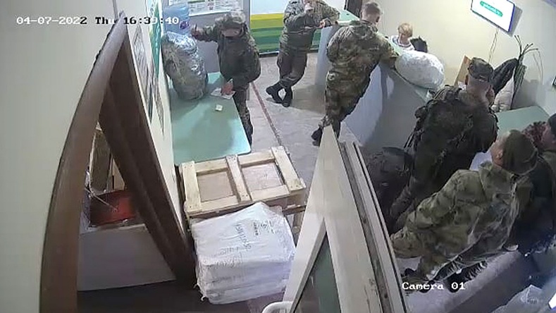 Оросын цэргүүд Украинаас дээрэмдсэн 58 тонн барааг эх орон руугаа илгээжээ