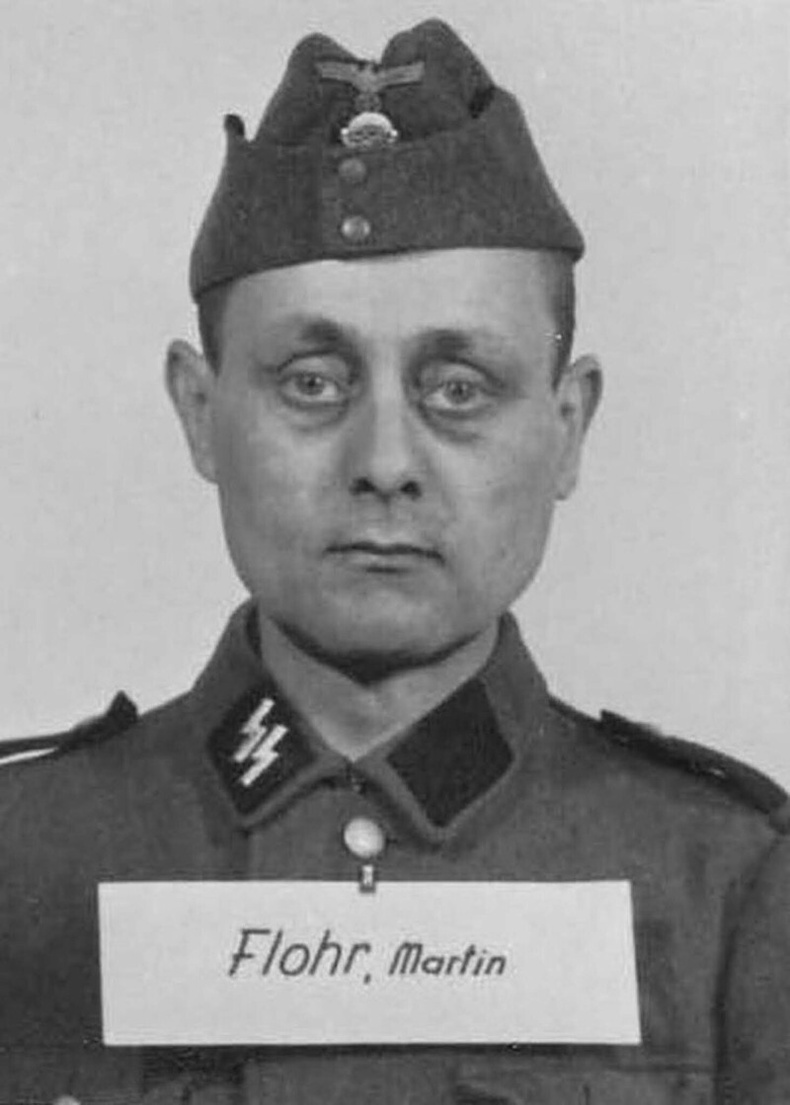 Мартин Флор, төмрийн дархан байсан. 1943 онд SS-д элссэн.