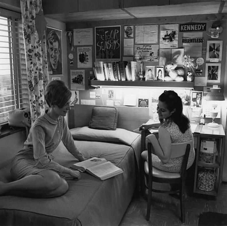 Америкийн их сургуулийн дотуур байрны өрөөнд, 1968