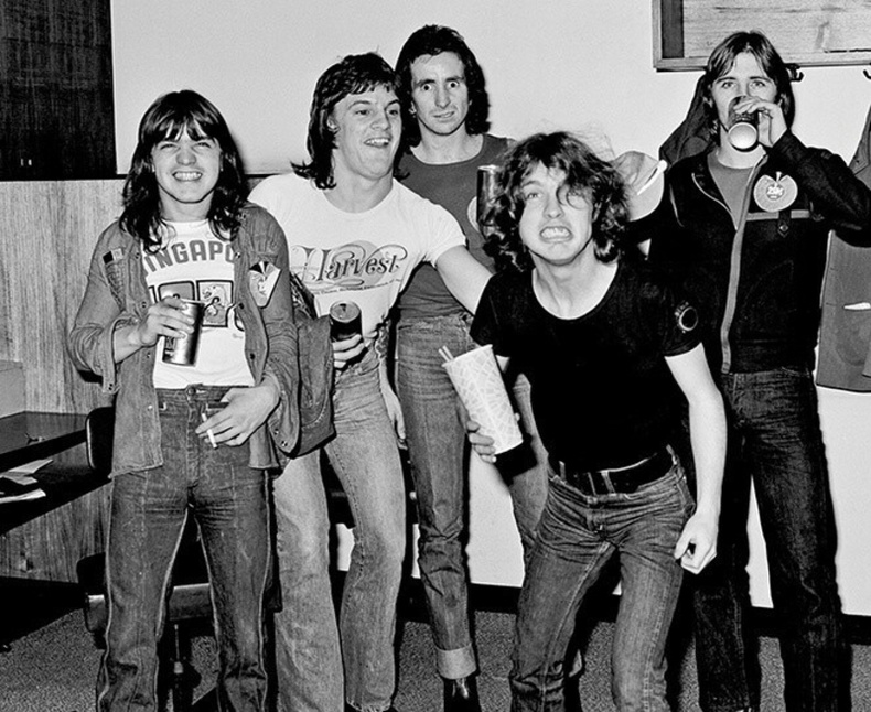 AC/DC