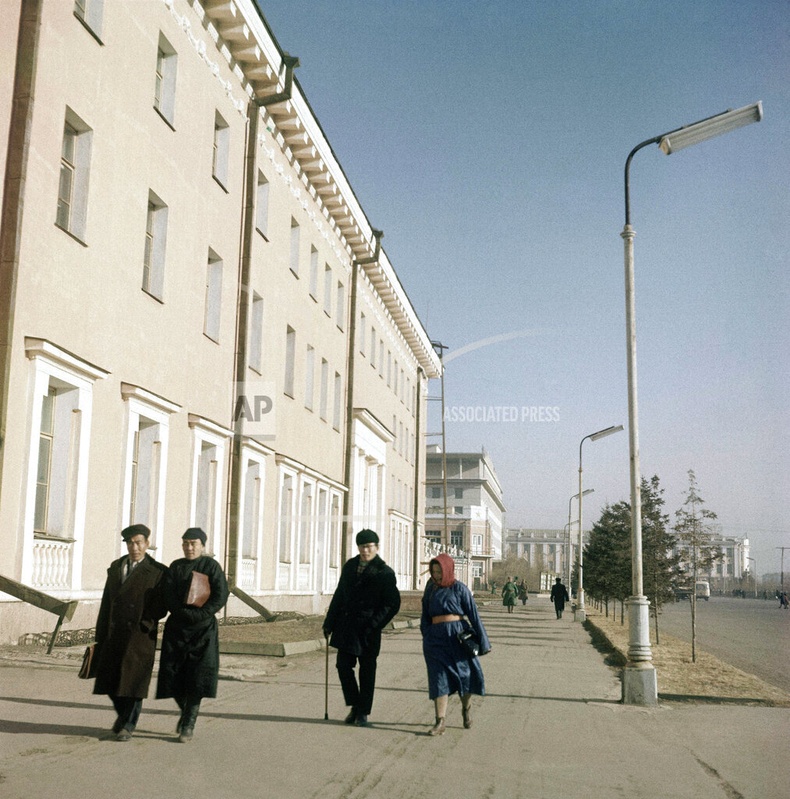 Улаанбаатарын гудамжаар, 1962