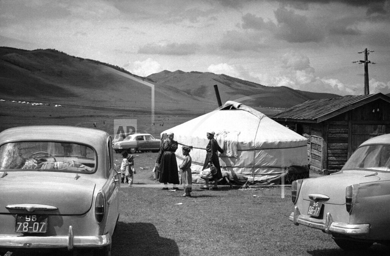 Улаанбаатарын ойролцоох малчин айл, 1961