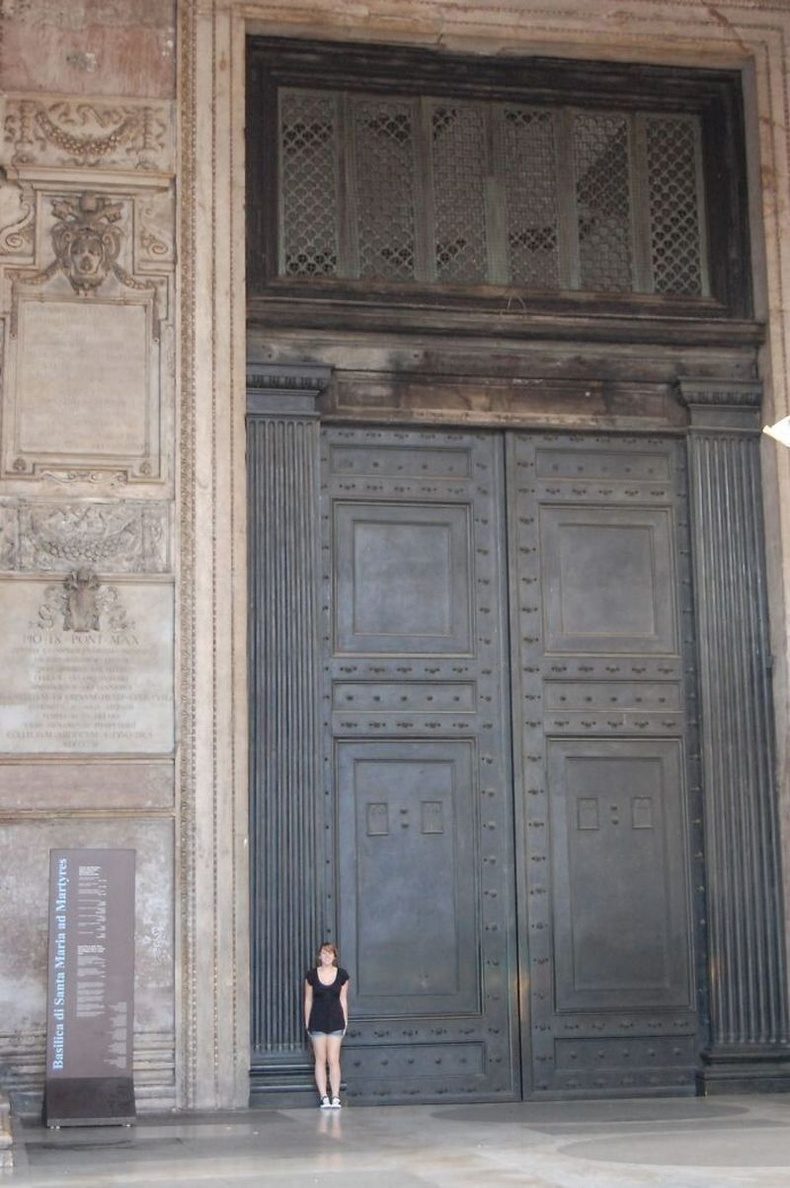 МЭ 115 онд хийгдсэн хаалга