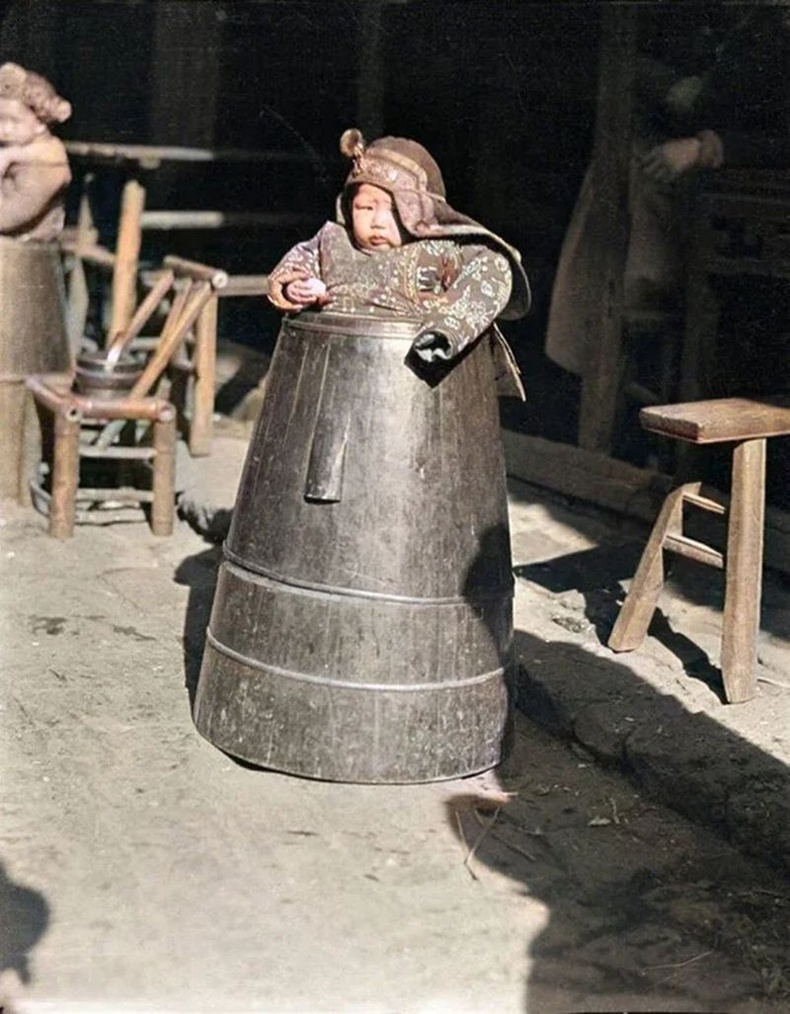 Хүүхдээ үлдээх зориулалттай торх - Ханьжоу, Хятад, 1920-иод он