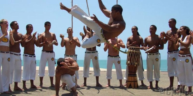 Капоэйра (Capoeira)