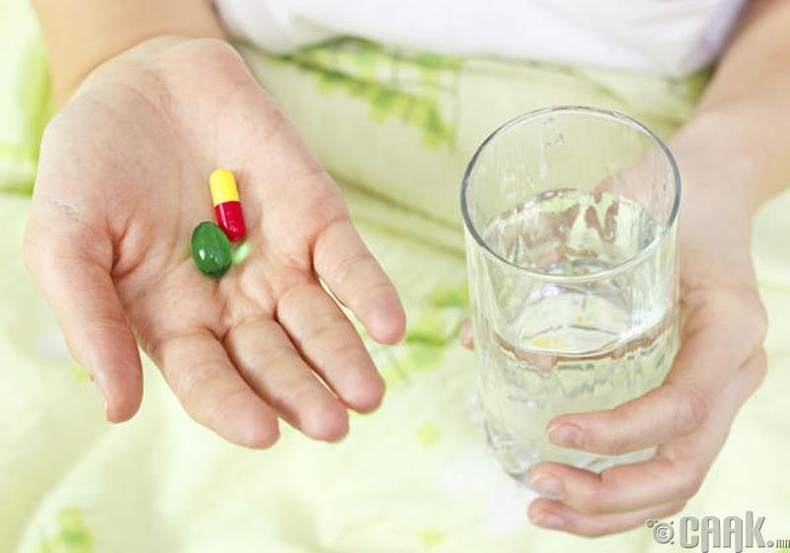 Бид бодохдоо:  Антибиотик ууж байгаа тохиолдолд цэр ховхлох эм уух хэрэггүй