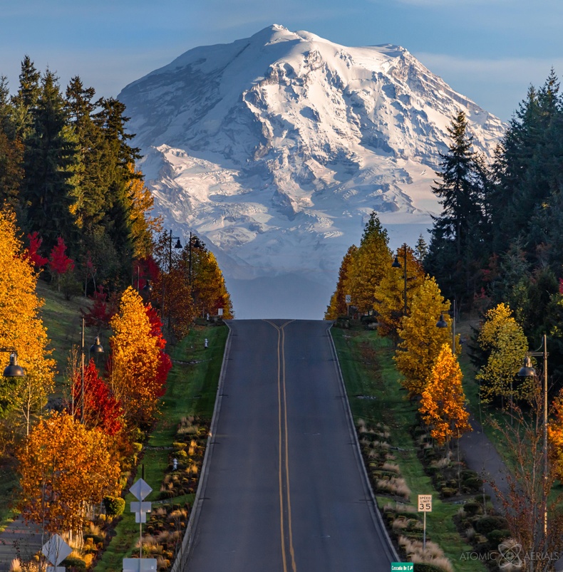 АНУ-ын Вашингтон муж дахь Райниер уулын намар