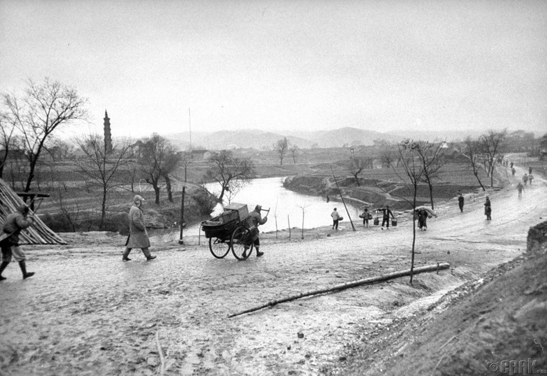 Үндсэрхэг үзэлтнүүдийн талыг баримтлагч цэргүүд Янцзе гол руу ухарсан нь, 1949 оны эхэн үе