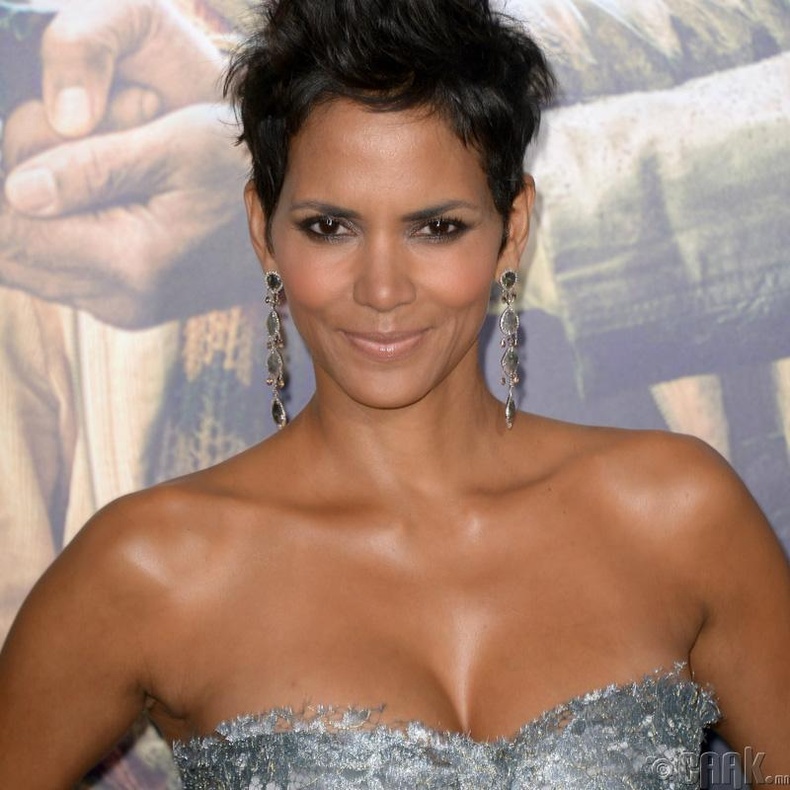 Холли Берри (Halle Berry), 49 нас