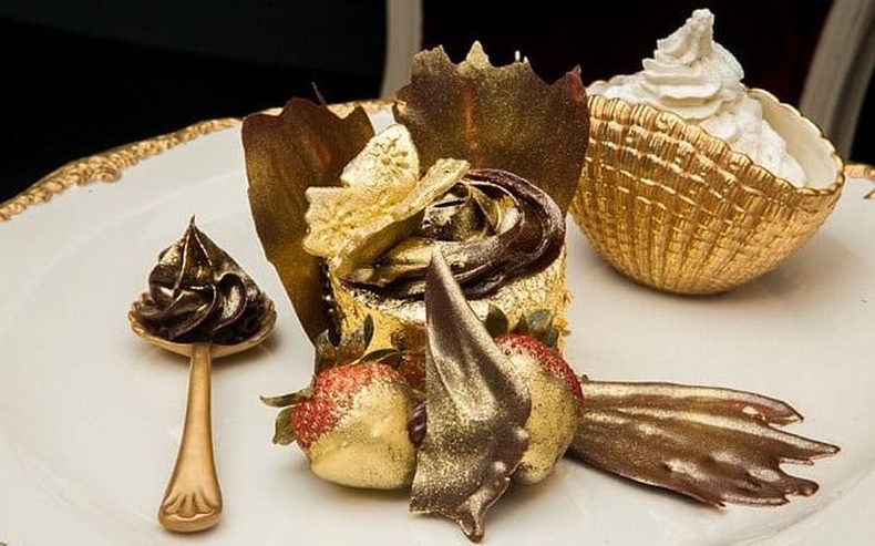 1000 доллар хүрэх дэлхийн хамгийн үнэтэй "Алтан капкэйк"-ийг Дубайд идэх боломжтой