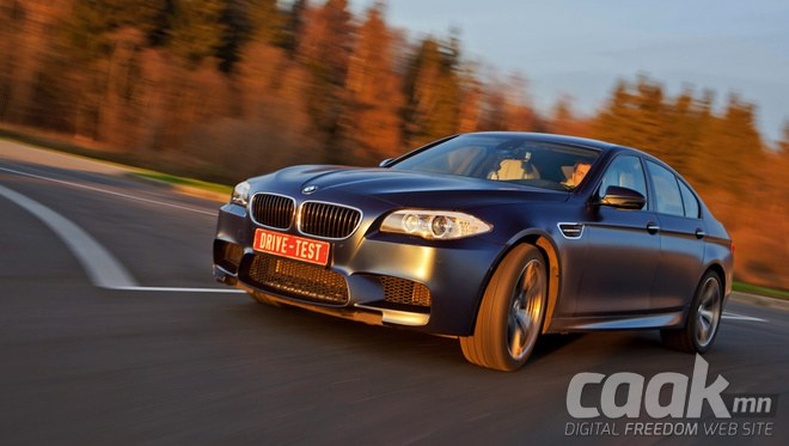 BMW M5 хүлэг