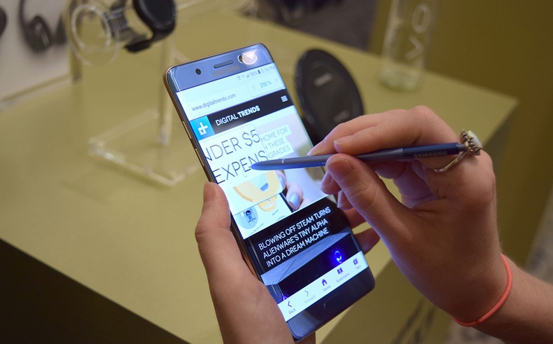 “Samsung Galaxy Note 7” гар утсыг худалдаанд гаргахыг хоригложээ