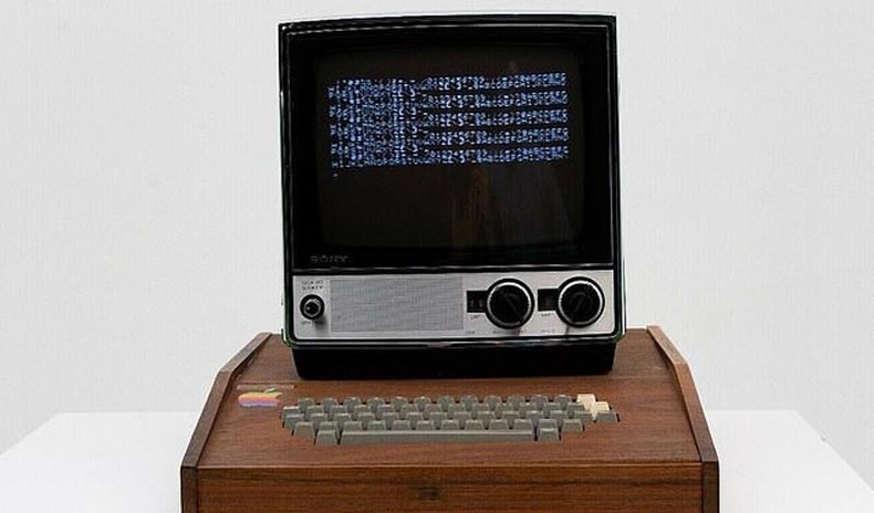 "Apple"-ын анхны компьютерыг 1.5 сая ам.долларын үнээр худалдана