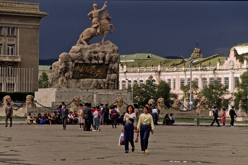 Борооны өмнө - Сүхбаатарын талбай, Улаанбаатар