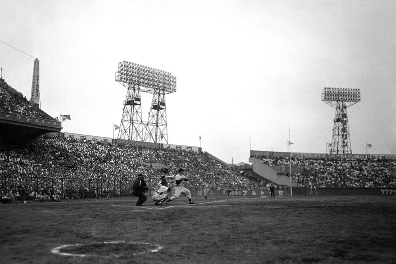 Америкийн бүх одод болон Японы Yomiuri Giants багийн хоорондох бейсболын тоглолт - 1951