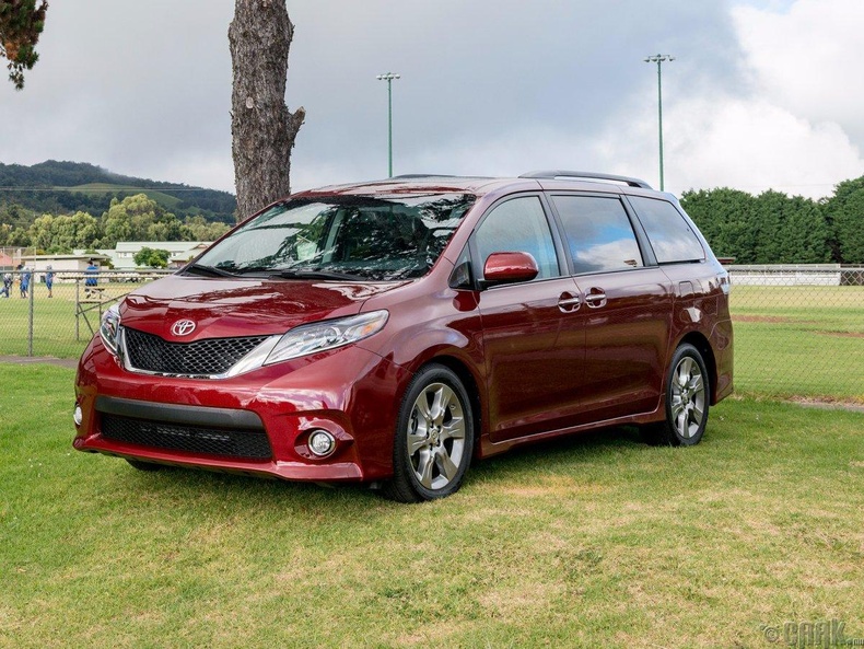 "Toyota Sienna"