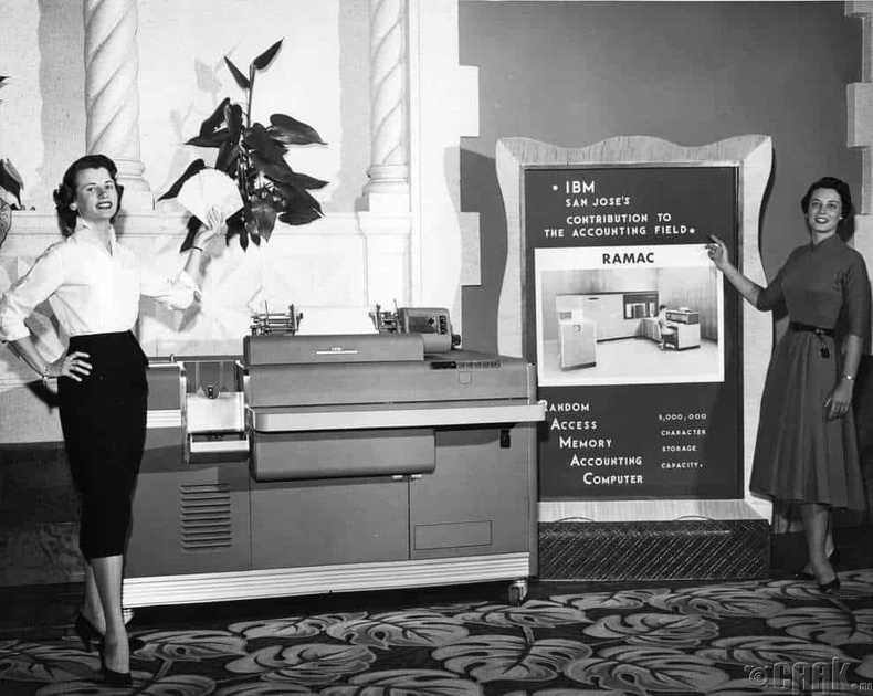 "IBM 305 RAMAC" анхны хувийн хэрэглээний компьютер