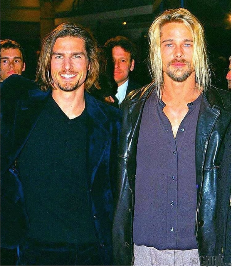 Жүжигчин Том Круз болон Брэд Питт (Tom Cruise, Brad Pitt) нар "Interview with the Vampire" киноны нээлтийн үеэр - 1994 он