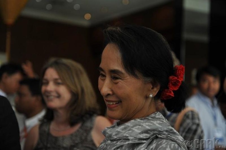 Аун Сан Су Чи (Aung San Suu Kyi) бол лалын шашины бялдууч