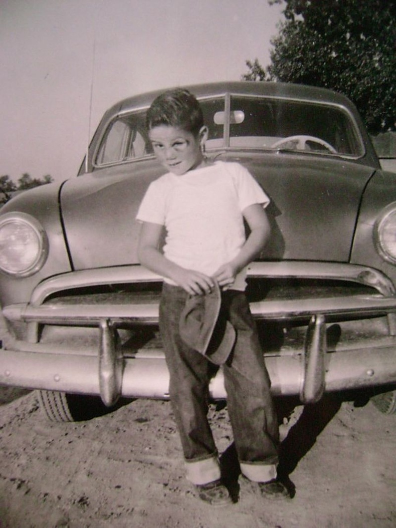 Сургууль дээрээ зодоон хийсэн хүү, 1953