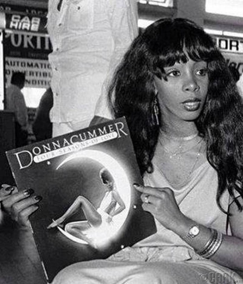 Дуучин Донна Саммер (Donna Summer) - 1976 он