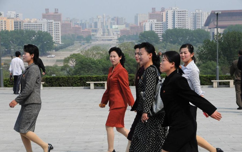 Хойд Солонгосчуудын нэг өдрийн амьдрал хэрхэн өрнөдөг вэ?