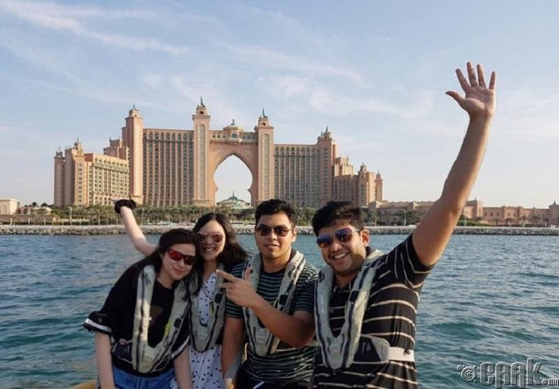 Семерка в Дубае. Поездка в эмираты что нужно знать. Правила путешествия в ОАЭ. Tom Cruise in Dubai. Поездка в дубай на двоих