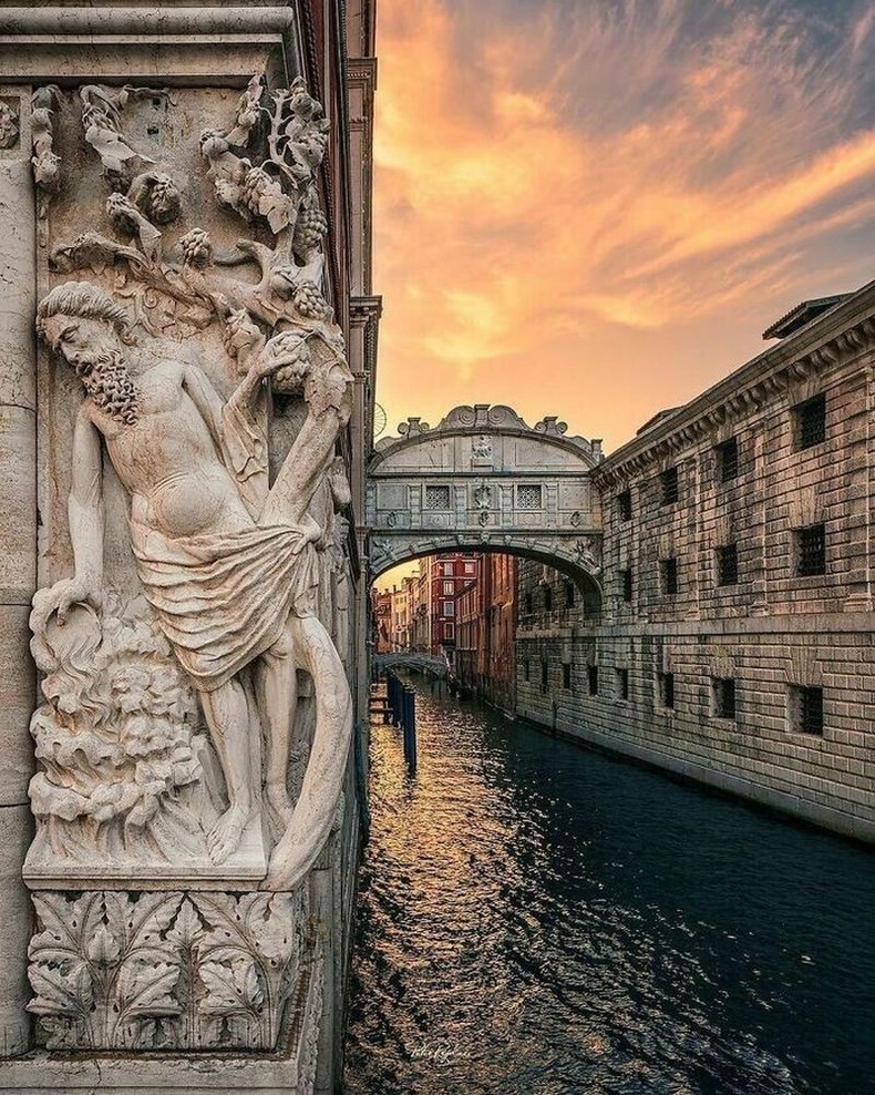 Үзэсгэлэнт Венец