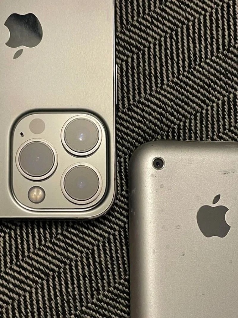 Анхны iPhone болон iPhone 13-ийн камерны ялгаа