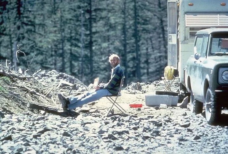 Геологич Дэвид А.Жонстон, Гэгээн Хеленс  уулын дэлбэрэлтэд өртөж нас барахаасаа 13 цагийн өмнө, 1980 он.
