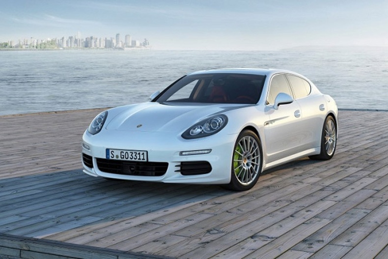 Porsche Panamera-гийн нууц задарлаа