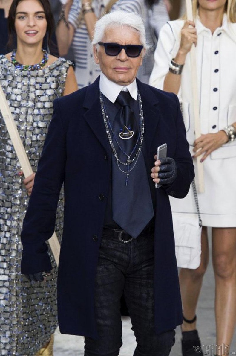 1983 оноос хойш "House of Chanel" загварын ордныг Карл Лагерфилд (Karl Lagerfeld) удирдаж байна