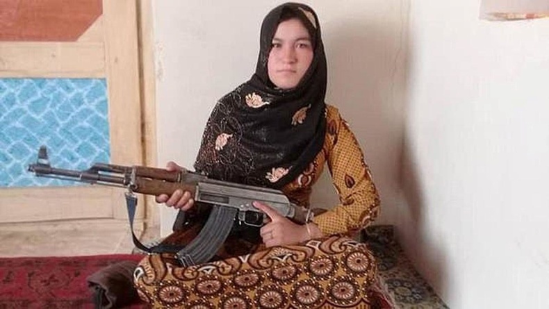 15 настай Афган охин эцэг эхийг нь хөнөөсөн Талибаны цэргүүдээс өшөөгөө авчээ