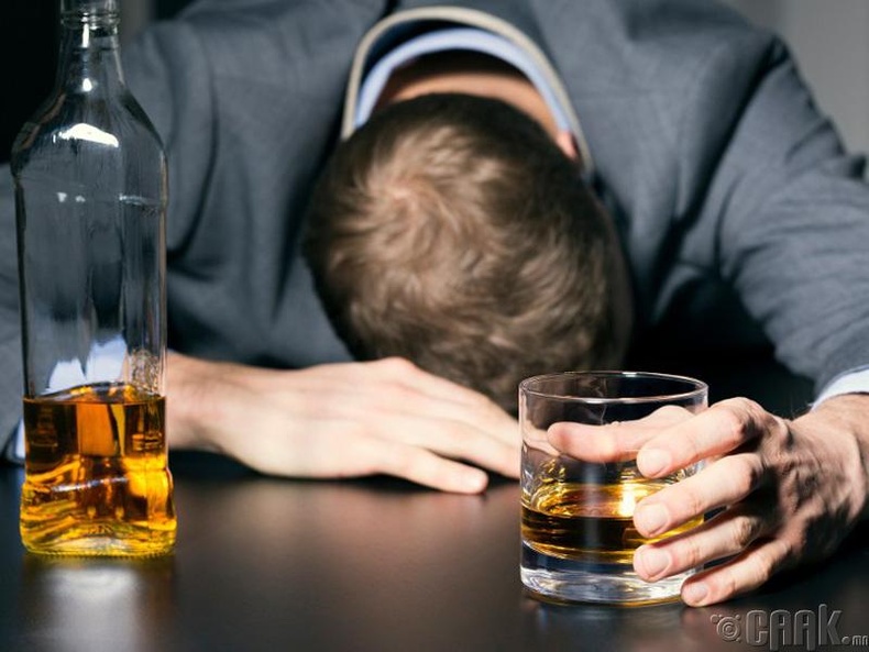 Ходоод хоосон үед согтууруулах ундаа ууж болохгүй