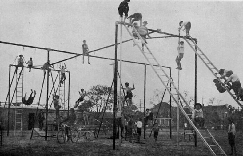 Хүүхдийн тоглоомын талбай, 1912