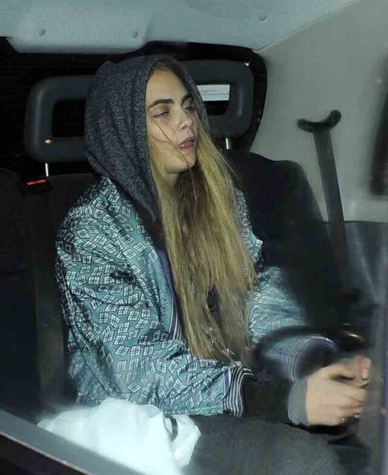 Загвар өмсөгч Кара Делевинь (Cara Delevingne)