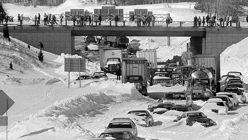 1978 онд АНУ-ын Бостон хотод 69 см зузаан цас оржээ.