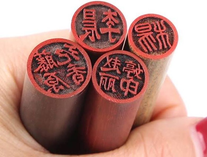 Япончуудад гарын үсгийг орлодог "ханко" хэмээх тамга