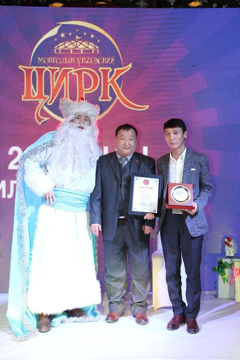 2017 оны Монголын Циркийн Шилдэг алиалагч төрөлд  МУСТА Б.ГАЛБАДРАХ