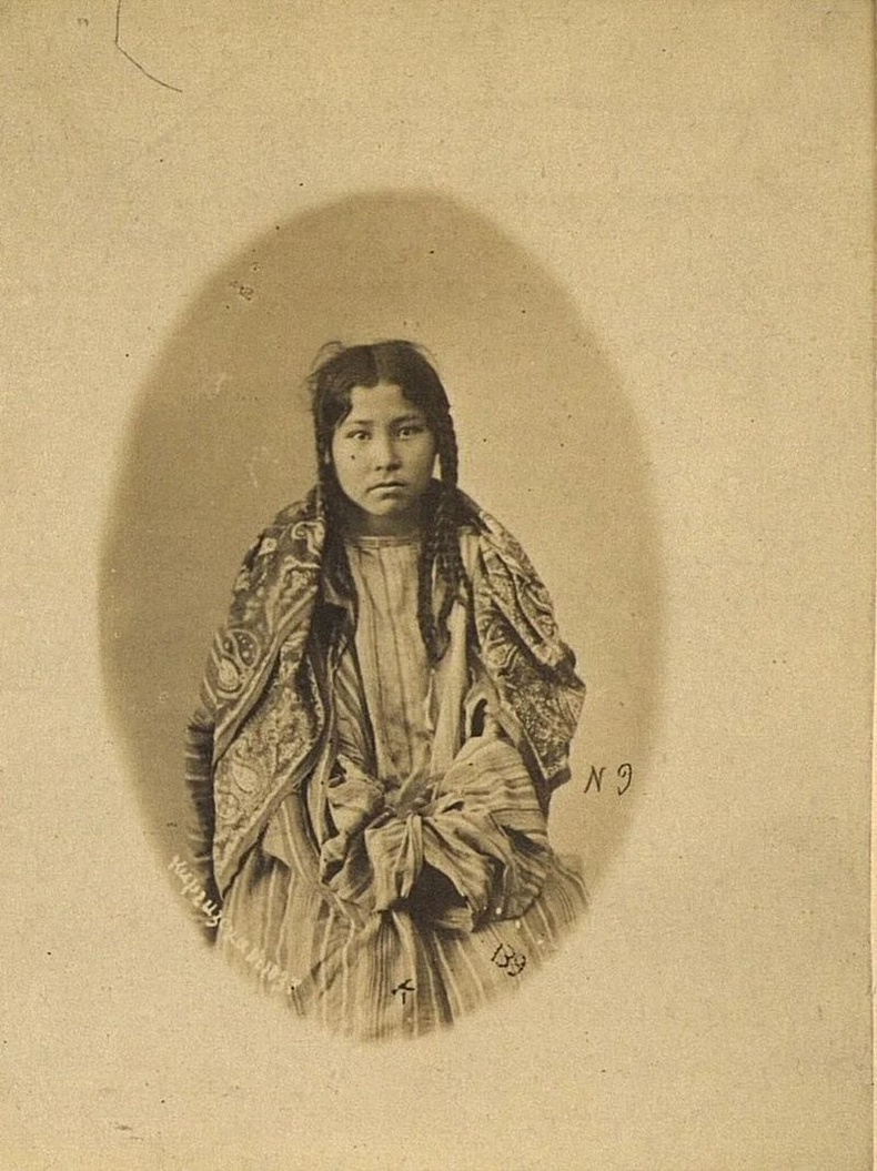 Киргиз охин. Туркестан