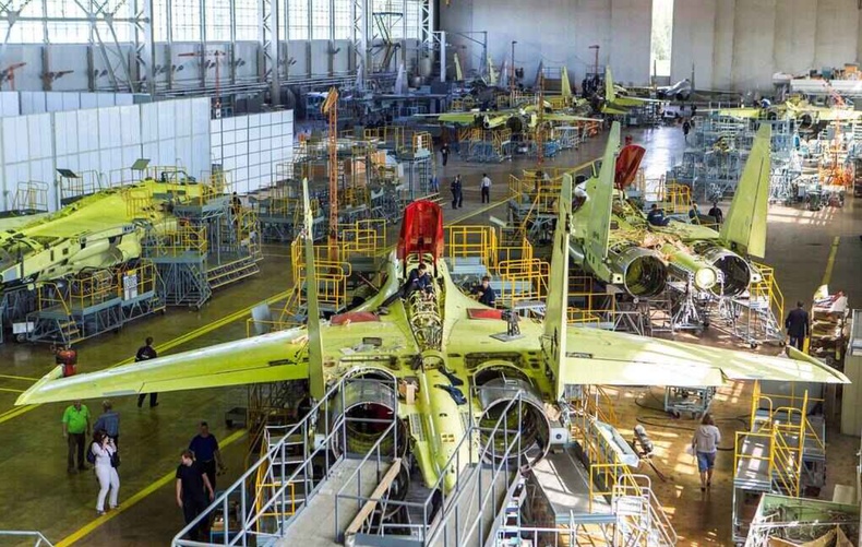 ОХУ-ын "United Aircraft Corporation" нисэх онгоц үйлдвэрлэгч "Sukhoi", "MiG" компаниудыг өөртөө нэгтгэв