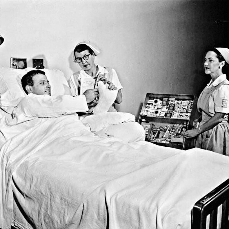 Эмнэлэгт тамхи зарж буй нь, 50-иад оны Америк