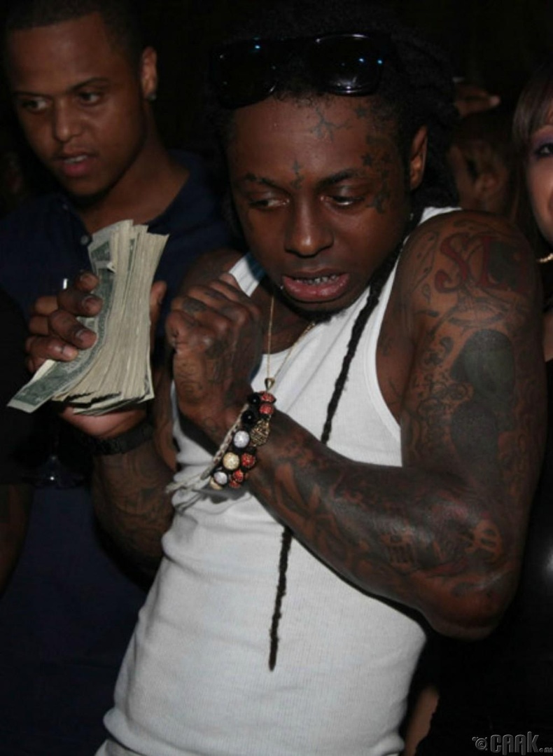 Лил Вэйн (Lil Wayne) - Тайчих клубд 250,000 доллар үрсэн