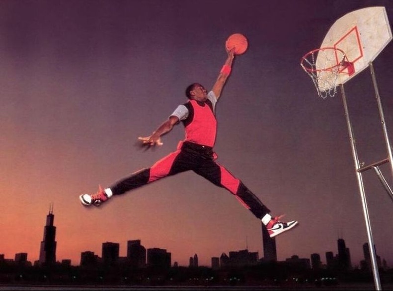 Майкл Жорданы хожим Air Jordan лого болсон зураг, 1984 он.