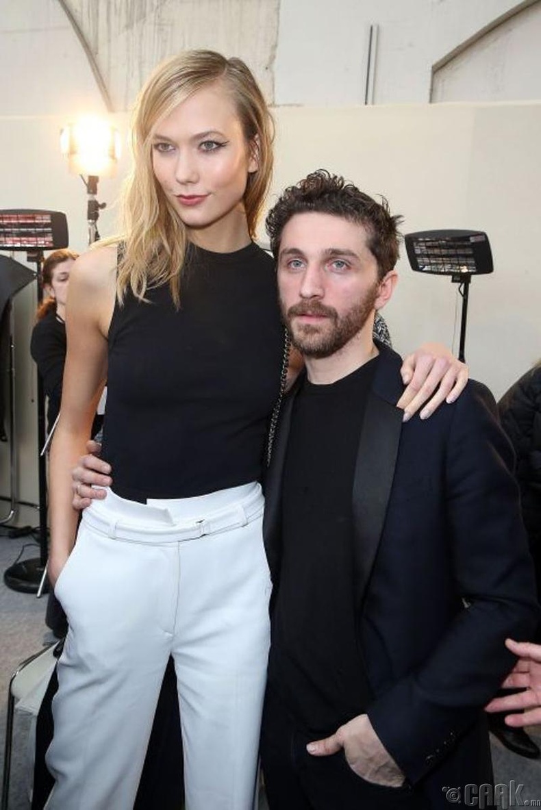 She tall. Tall Karlie Kloss. Tall Karlie Kloss Towers over short guys. She Taller.