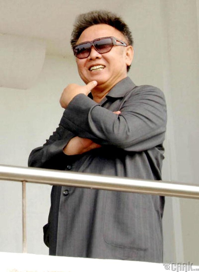 Хойд Солонгосчууд Ким Жон Илийг суултуур хэрэглэдэггүй байсан гэж итгэдэг